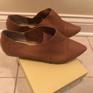 Max Studio Lively Leather Flats